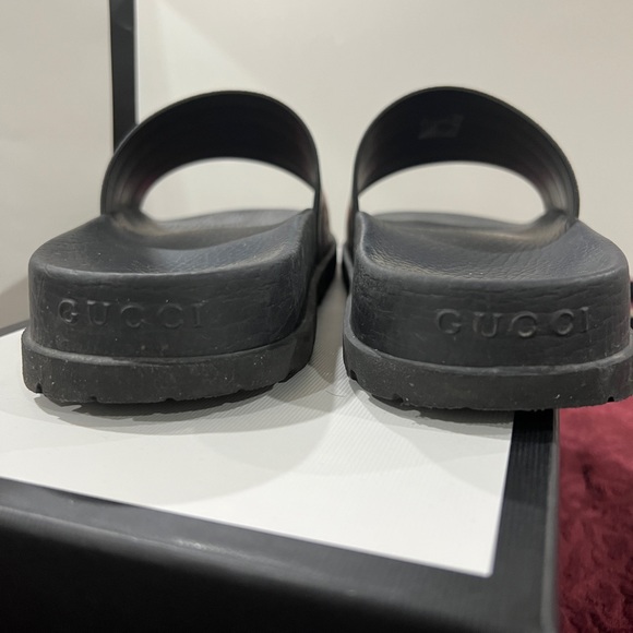 Men’s Gucci slides - Picture 5 of 8